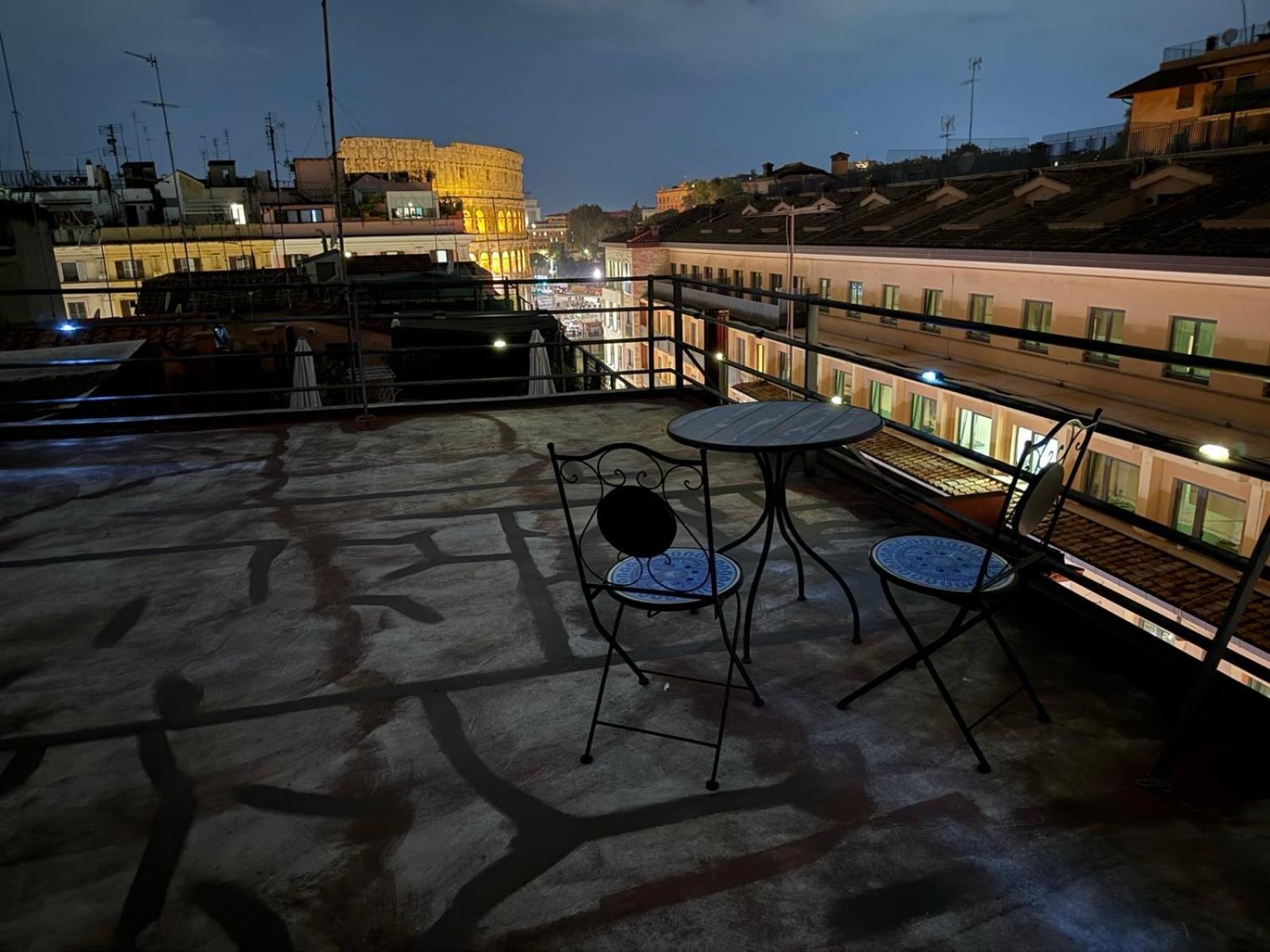 Attico Loft & Rooftop Colosseo Рим Экстерьер фото